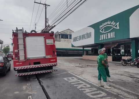 Peixaria do Juvenal tem princípio de incêndio neste sábado em Manaus