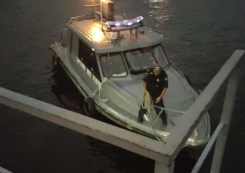 Jovem desaparece no rio ao tentar tirar foto em caiaque na Ponta Negra 