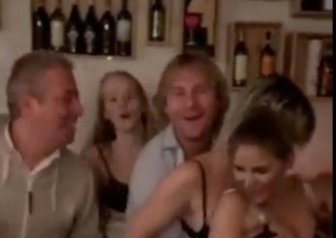 Vídeo: Diretor da Juventus, Nedved é flagrado em dança erótica apalpando seios de mulher