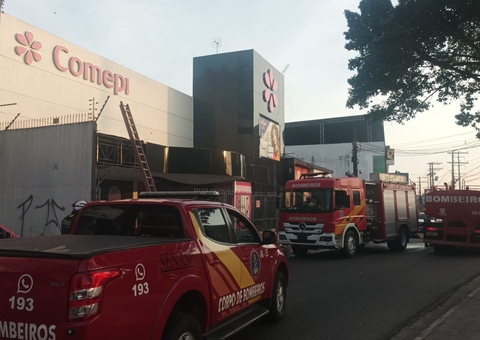 Incêndio em loja da Comepi causa pânico e desespero em Manaus