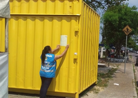 Container instalado no meio do canteiro central em Manaus será removido