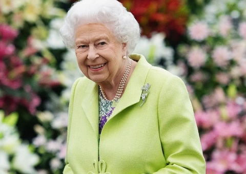 Rainha Elizabeth é colocada sob cuidados médicos e gera preocupação