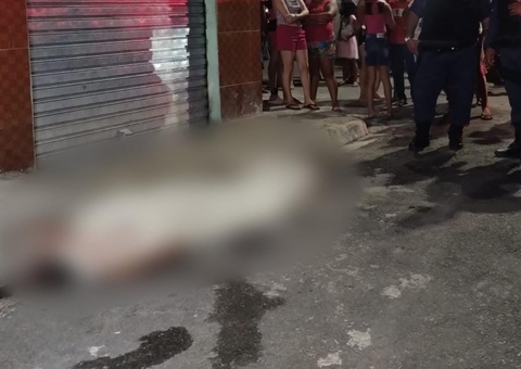 Homem é executado com tiros na cabeça por dupla em motocicleta em Manaus