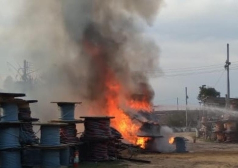 Incêndio atinge complexo da Amazonas Energia em Manaus 