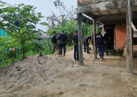 Moradores ouvem tiros e encontram homem morto nos fundos de casa em Manaus