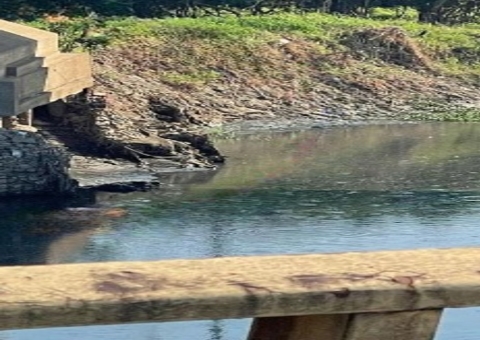 Após desabamento na BR-319, estrutura de ponte ameaça desmoronar em Manaus