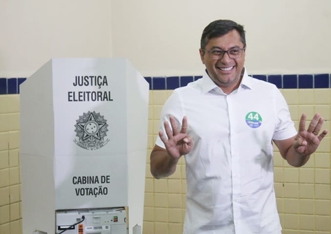 Candidato à reeleição de governo do Amazonas, Wilson Lima vota em Manaus 