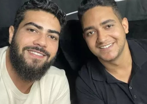 Henrique & Juliano encontram com Bolsonaro em gravação de DVD em Brasília