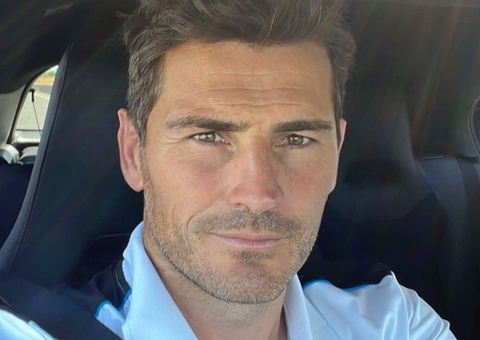 Ex-goleiro Casillas faz postagem se assumindo gay e diz que foi hackeado