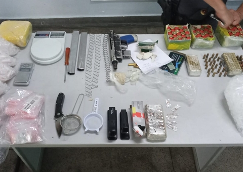 Drogas e munições são encontradas no apartamento de homem morto com 40 tiros em Manaus