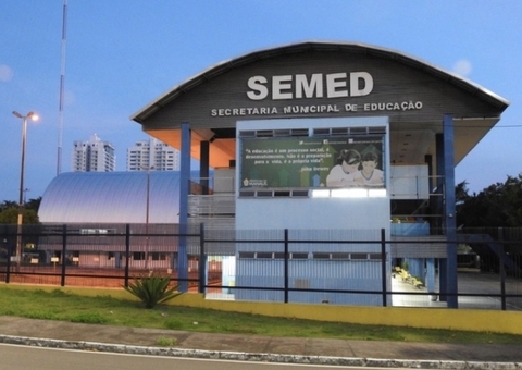 Prefeito assina nomeação de quase 600 aprovados no concurso da Semed em Manaus