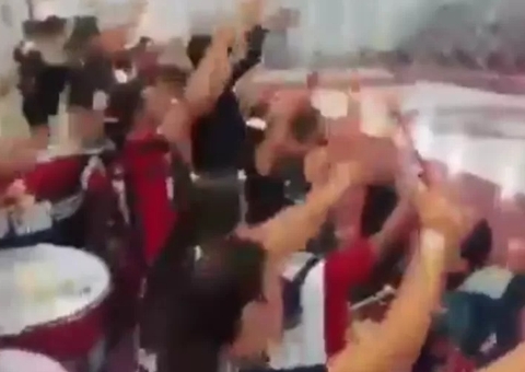 Alunos de medicina geram revolta com grito de guerra: 'Não tenho culpa se seu pai é motoboy'