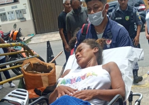 Moradora de rua dá à luz em avenida de Manaus e é socorrida por PMs