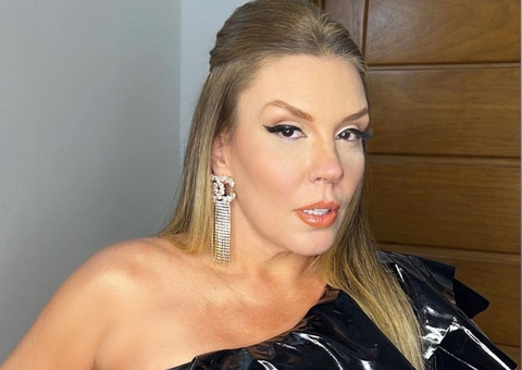 Com câncer, Simony aparece careca e comemora redução de tumor 