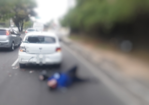 Acidente trava trânsito na av. Rodrigo Otávio em Manaus