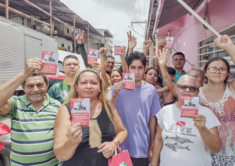 Moradores impedem funcionários da Amazonas Energia de entrar em rua após suspeita de instalação de medidores