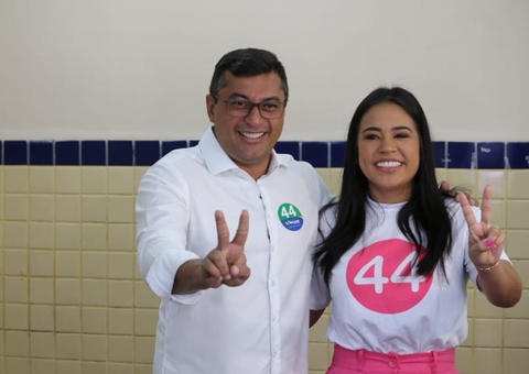 Wilson Lima vota acompanhado da esposa em Manaus e se diz confiante na vitória