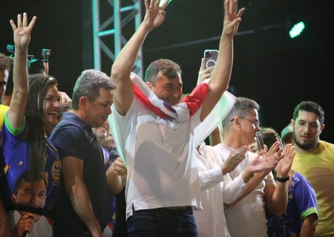 Wilson Lima comemora reeleição com apoiadores em Manaus