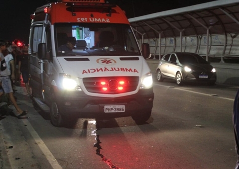 Adolescentes são atropelados após correrem de pitbull em Manaus; menina morreu