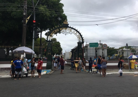 Tradição de Finados celebrada com visitação em massa no Cemitério São João 