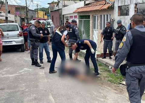 Homem é morto com facada no peito enquanto bebia com esposa em Manaus 