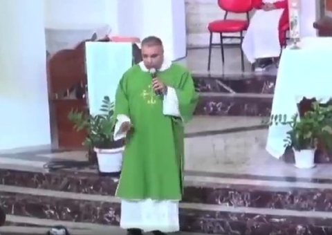 Padre viraliza ao pedir para fiéis rezarem pelo Vasco antes de jogo; vídeo