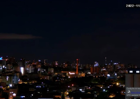 Pilotos voltam a relatar luzes estranhas no céu durante voos: 'acima da linha do horizonte'