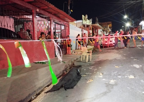 Homem é assassinado em Manaus enquanto enfeitava rua para Copa do Mundo