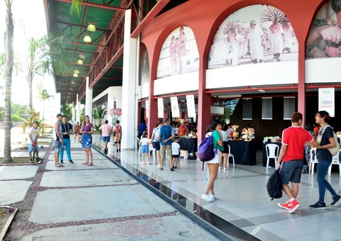 De troca de figurinhas da Copa a cosplay, Feira Povos Criativos acontece no domingo em Manaus