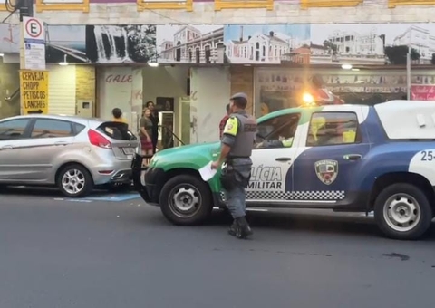 Barbeiro é baleado com 13 tiros enquanto trabalhava em Manaus