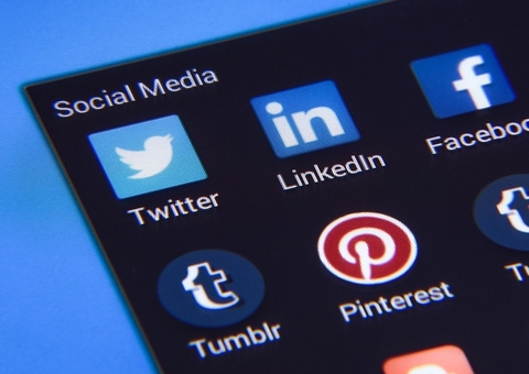 Elon Musk ‘bate o martelo’ e equipe do Twitter tem 24h para escolher jornada intensa ou demissão