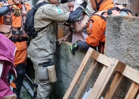 Homem é encontrado morto após prédio desabar