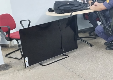 Com ajuda de comparsas, inquilinas torturam dono de kitnets e roubam pertences em Manaus