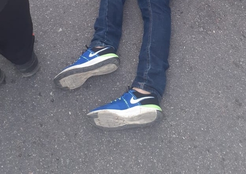 Homem é assassinado a tiros por criminosos em motocicleta em Manaus 