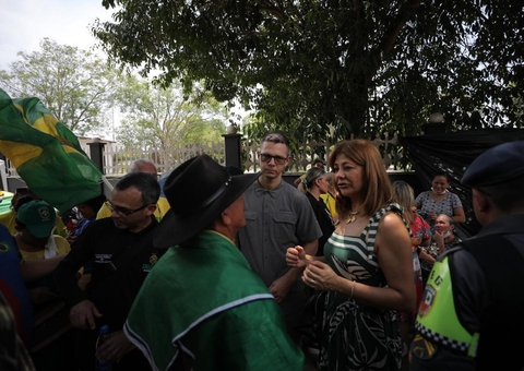 MPAM inspeciona acampamento com a presença de crianças em frente ao CMA