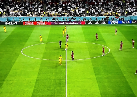 Qatar se torna o primeiro anfitrião a perder o jogo de estreia da Copa