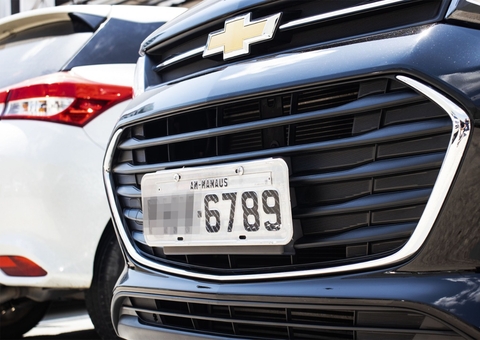 Prazo para pagar licenciamento de veículos com placa de final 9 termina na próxima semana 