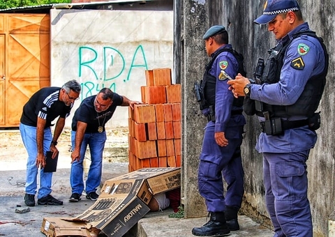 Mulheres são crivadas de balas e encontradas em poça de sangue em rua de Manaus