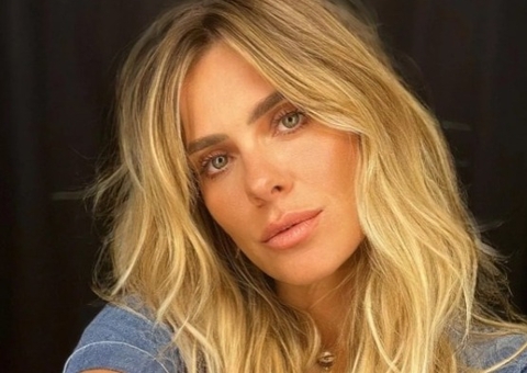 Carolina Dieckmann revela se ainda manda nudes após vazamento de fotos