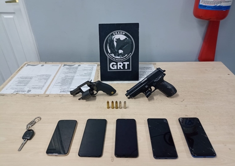 Grupo é preso com arma falsa e celulares roubados em Manaus