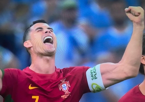 Barrado, Cristiano Ronaldo vê substituto marcar três e Portugal dominar Suíça