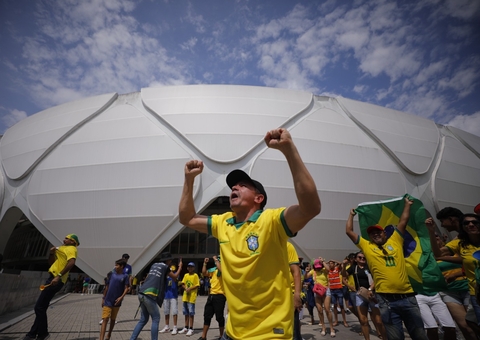 Governo do Amazonas reduz expediente nesta segunda, dia do jogo do Brasil na Copa