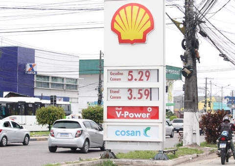 Preço da gasolina dispara e aumento chega a quase R$ 1 em postos de Manaus 