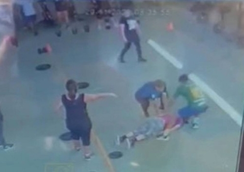 Vídeo: Mulher morre enquanto fazia agachamentos em academia