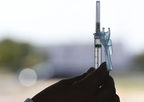 Governo recebe novo lote de vacinas contra covid-19