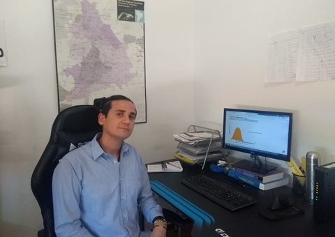 Festas de fim de ano vão aumentar casos e mortes por Covid em janeiro, alerta pesquisador