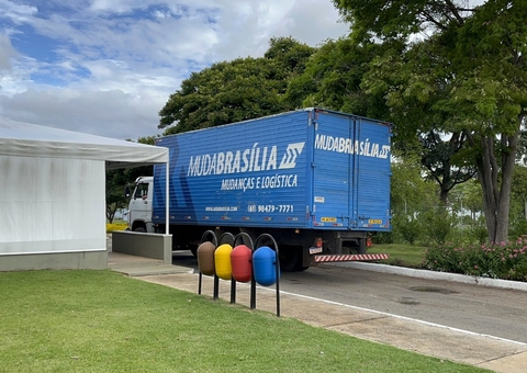 Palácio da Alvorada recebe caminhão de mudança; Bolsonaro deve sair até dia 31