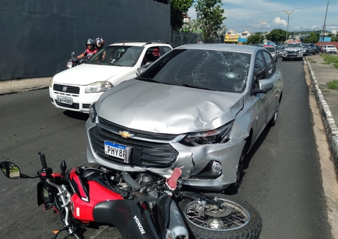 Casal em moto é arrastado por carro e têm pernas fraturadas em grave acidente em Manaus 