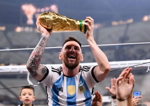 Neymar parabeniza Messi por título da Copa do Mundo