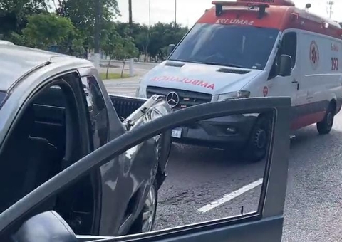 Idoso é atropelado enquanto tentava atravessar rua em Manaus